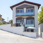 Апартаменты Bougainvilla Ground Floor Кешме