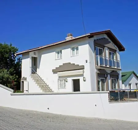 Apartament Bougainvilla Ground Floor